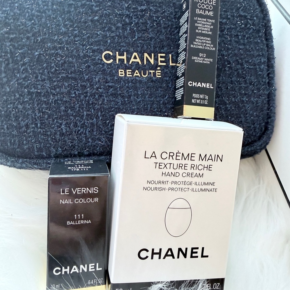 Chanel 2025 Holiday Gift Set with Gift Box - Picture 6 of 12